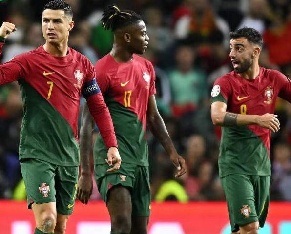 包含葡萄牙逆袭胜瑞典，晋级前景看好的词条