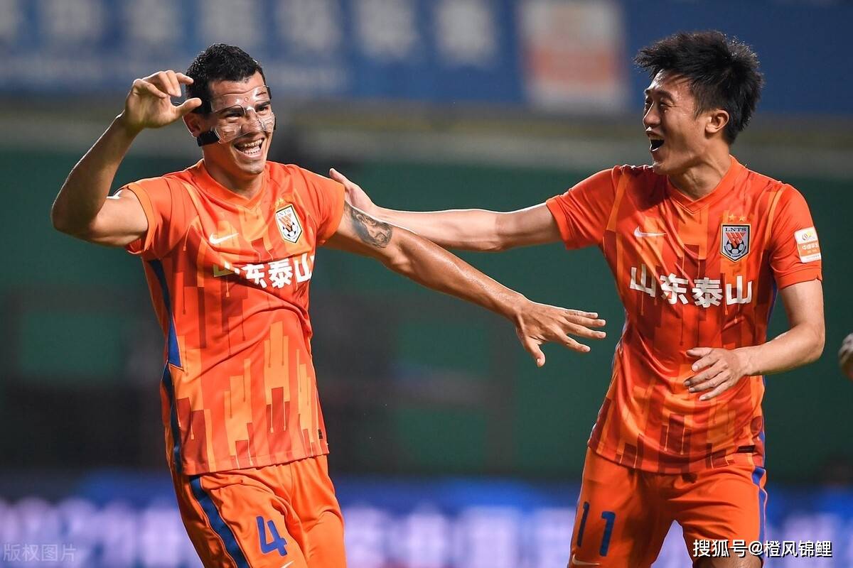 一箭穿心！球队狂扫对手无力