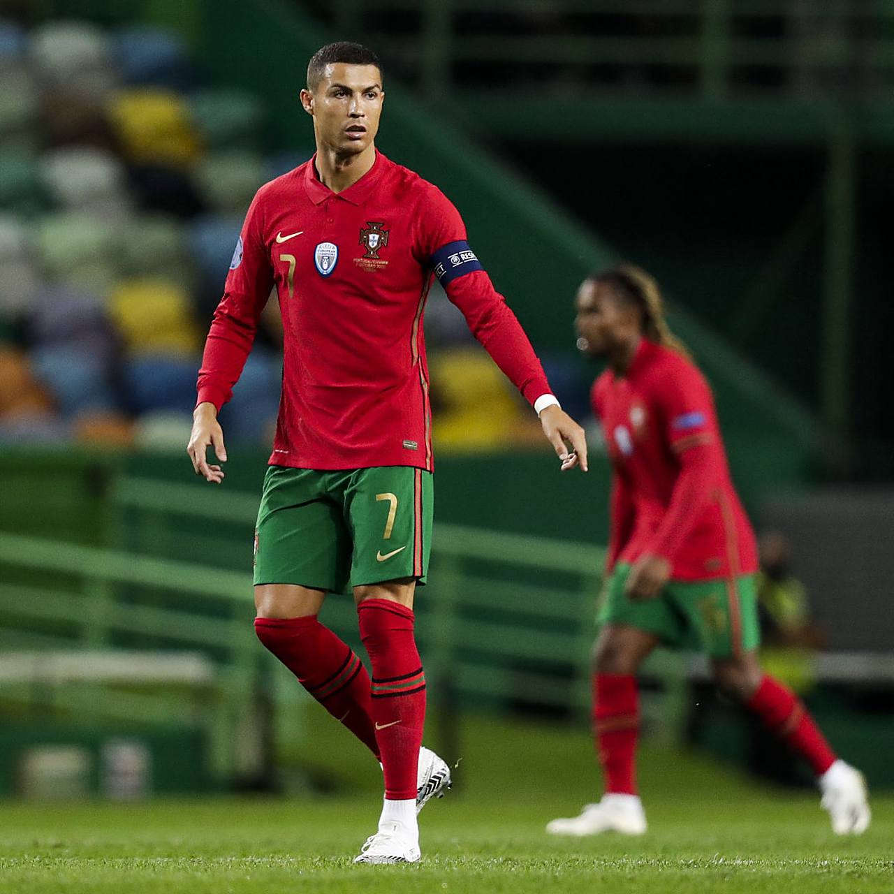 包含葡萄牙逆转波黑，晋级欧洲杯附加赛的词条